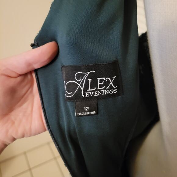 Alex Evenings Green Lace Metallic Floral Gown Size 12 Formal Maxi Dress - Picture 8 of 8